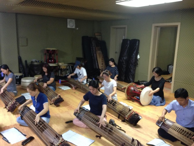 공연 연습 장면 